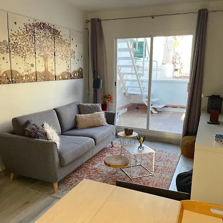 Apartment Amazing 2 Bedroom With Big Sun Terrace Centre *
