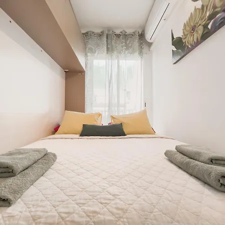 Amazing 2 Bedroom With Big Sun Terrace Centre Apartment *