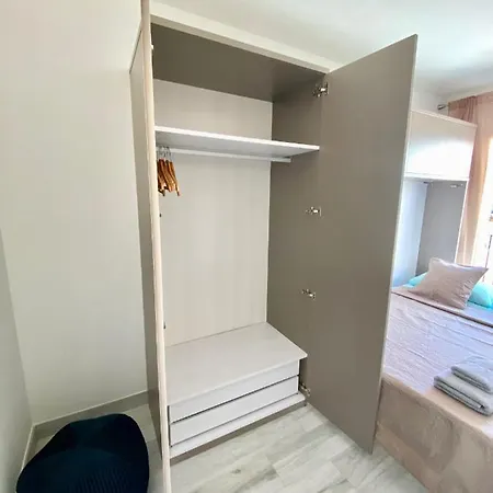 Amazing 2 Bedroom With Big Sun Terrace Centre Daire